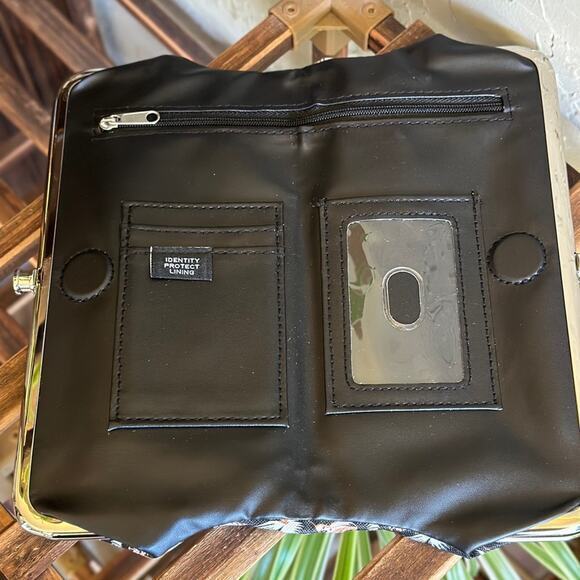 Tahari Floral snap and open wallet‎ magnetic closure - Picture 6 of 7